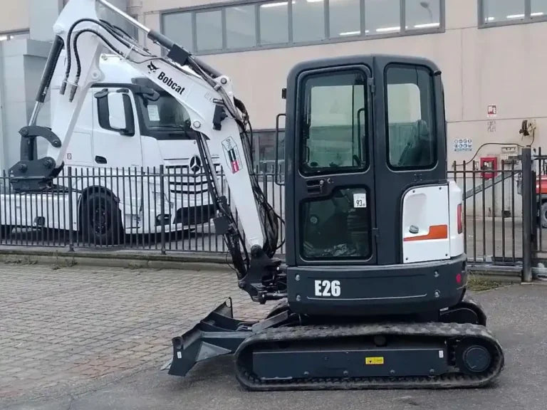 BOBCAT E26 + 3 GODETS