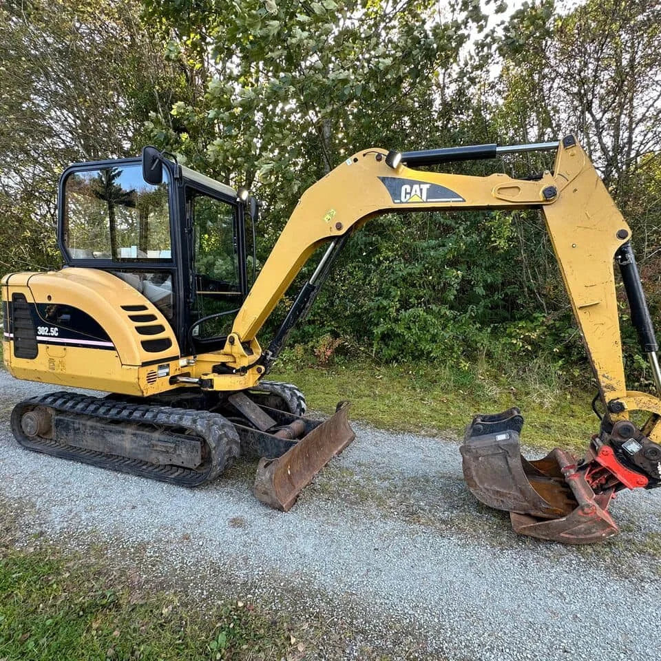 Cat 302.5C + 4 GODETS ET INCLINABLE