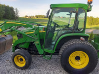 JOHN DEERE 4520 AVEC CHARGEUR FRONTAL