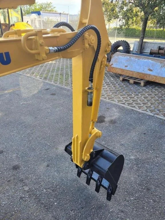 KOMATSU PC 18 MR2