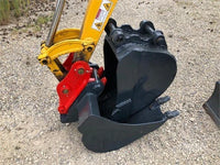 KOMATSU PC30MR + 3 GODETS