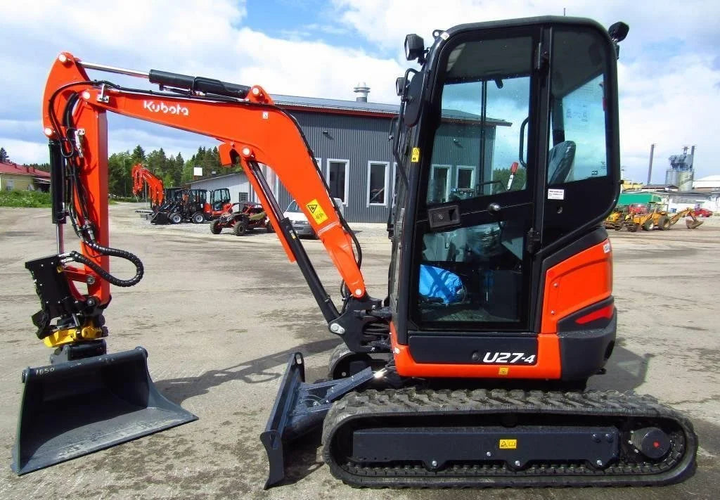 Kubota U27-4