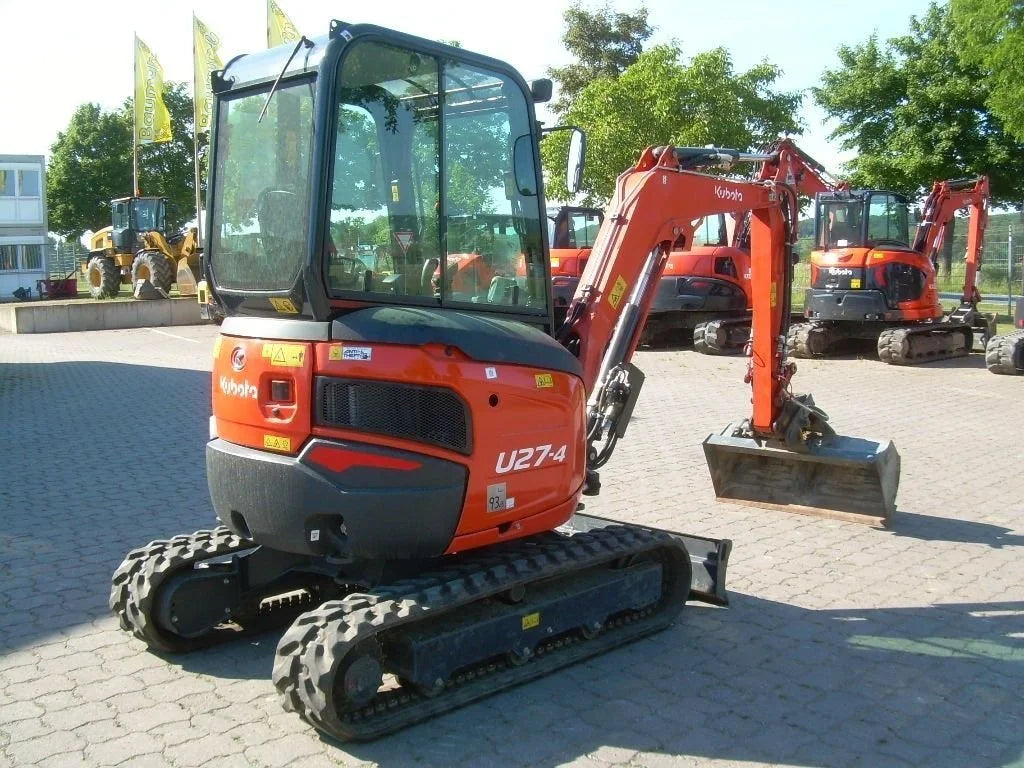 Kubota U 27-4
